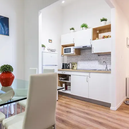 Hemeras Boutique Homes Exclusive 4bdr Close To Duomo Milan
